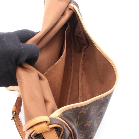 LOUIS VUITTON Brown Monogram Leather Shoulder Bag - Picture 4 of 8